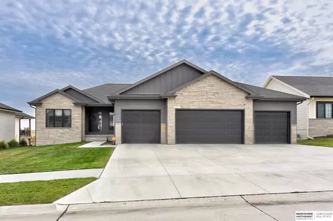 5419 N 206th St, Elkhorn, NE 68022