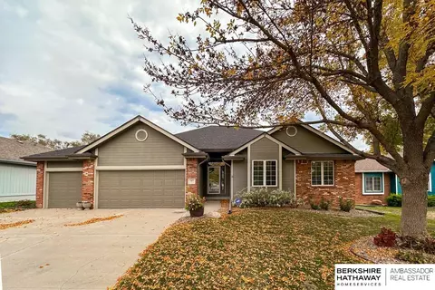 7117 S 151st St, Omaha, NE 68138