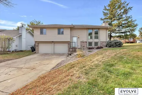 14735 O Cir, Omaha, NE 68137