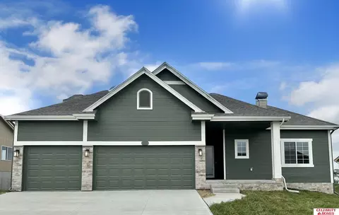 8608 S 178 St, Omaha, NE 68136