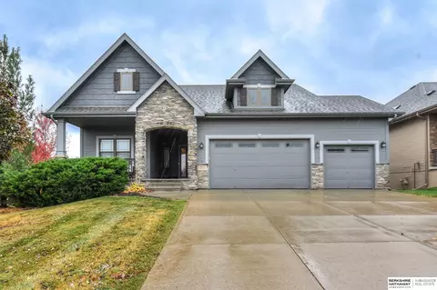 9901 Emiline St, La Vista, NE 68128