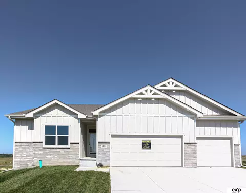11005 N 171 Ave, Bennington, NE 68007