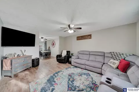 5247 Tipperary Trl, Lincoln, NE 68512