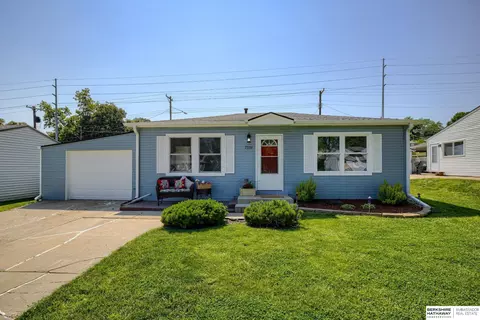 7336 S 71st Ave, La Vista, NE 68128