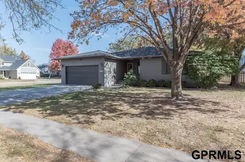 7110 S 33rd St, Lincoln, NE 68516