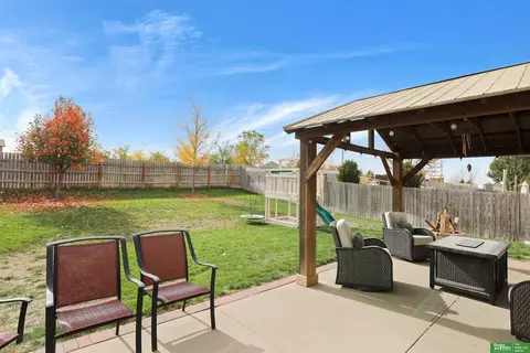 Exterior - 14883 Eagle St, Bennington, NE 68007 photo 5 of 7