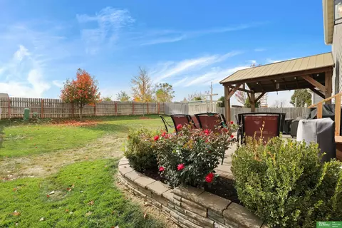Exterior - 14883 Eagle St, Bennington, NE 68007 photo 3 of 7