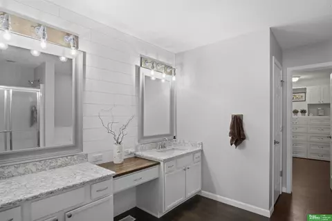 Bath - 14883 Eagle St, Bennington, NE 68007 photo 2 of 5