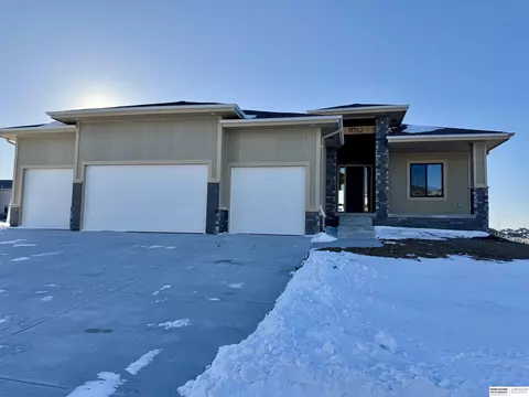 11512 S 115th St, Papillion, NE 68046