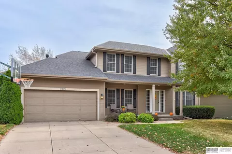 1921 S 199th St, Elkhorn, NE 68022