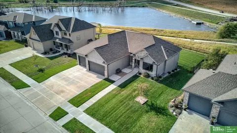 9956 S 106th St, Papillion, NE 68046