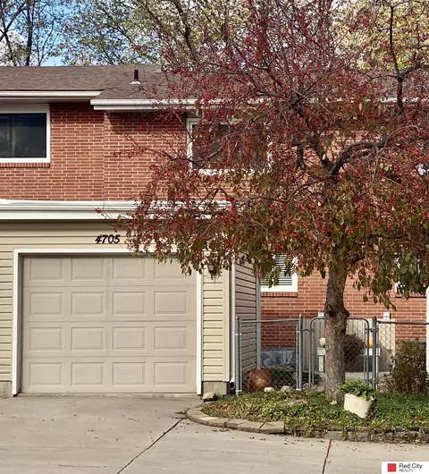 4705 Southwood Dr, Lincoln, NE 68512