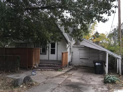 3815 Chicago St N, Omaha, NE 68131