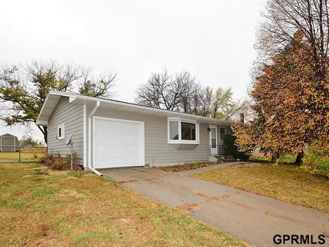 405 N F St, Milford, NE 68405