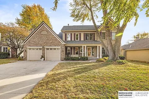 16323 Valley St, Omaha, NE 68130