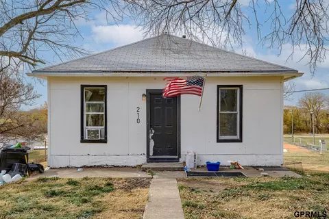 210 N Commercial St, Carson, IA 51525