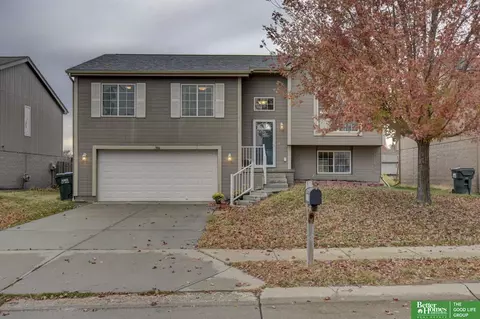 7414 N 75 St, Omaha, NE 68122