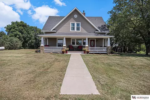 8801 Davey Rd, Lincoln, NE 68517
