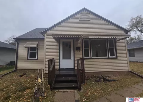 1506 F St, Fairbury, NE 68352