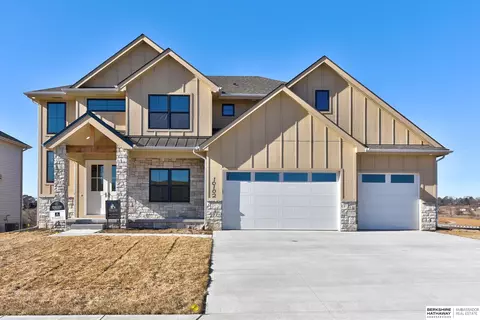 10102 S 118th St, Papillion, NE 68046