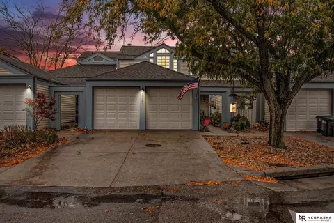 10781 Berry Plz, Omaha, NE 68127