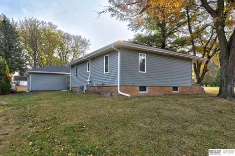 411 5th St, Dodge, NE 68633 photo 4