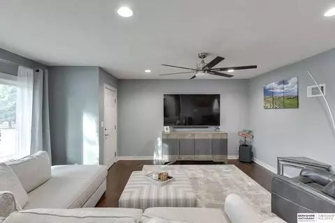 411 5th St, Dodge, NE 68633 photo 9