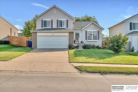 10869 Potter St, Omaha, NE 68142