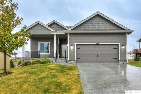 11508 S 113th Ave, Papillion, NE 68046