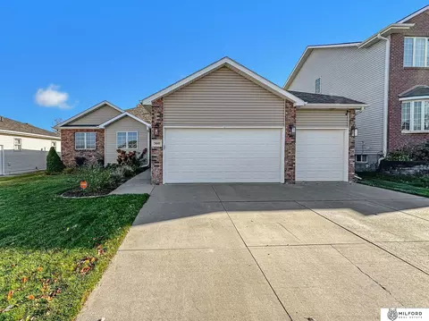 5610 N 18 St, Lincoln, NE 68521