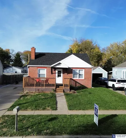 731 E 5th Street St, Hastings, NE 68901