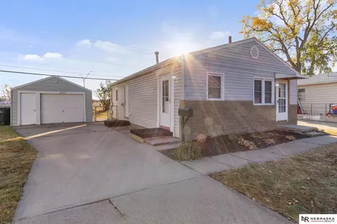 6235 Karen St, Omaha, NE 68117
