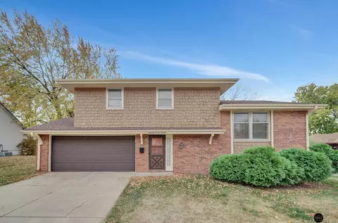 7711 South St, Lincoln, NE 68506