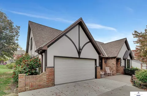 6441 Mesaverde Dr, Lincoln, NE 68510