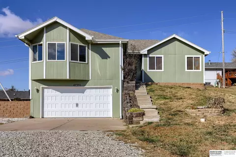 11412 Valley Dr, Blair, NE 68008