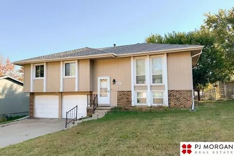 12205 Erskine Cir, Omaha, NE 68164