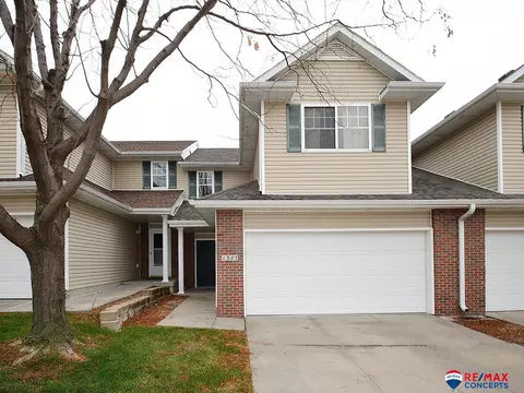 1325 W Carnoustie Ct, Lincoln, NE 68521