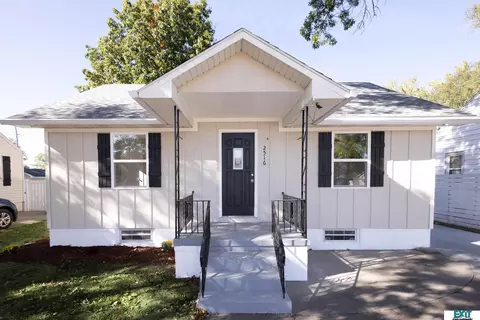 2516 W Division St, Grand Island, NE 68803