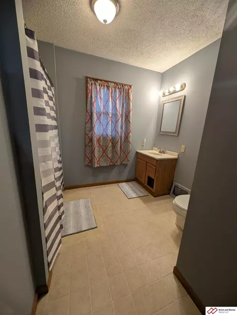 Bath - 1212 Elk St, Beatrice, NE 68310 photo 1 of 3