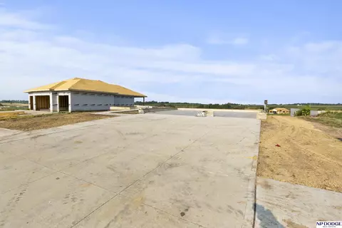 5514 N 212 St, Elkhorn, NE 68022