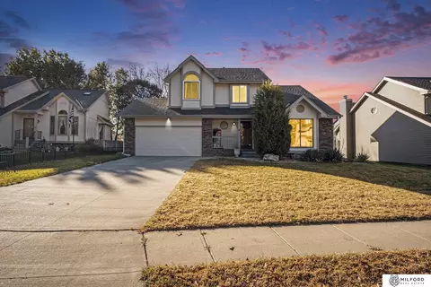 14009 Lillian Cir, Omaha, NE 68138
