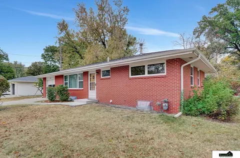 800 N 66 St, Lincoln, NE 68505