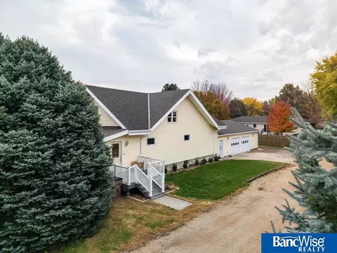 2004 Q St, Aurora, NE 68818