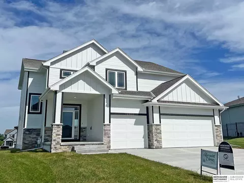 12622 Schirra St, Papillion, NE 68138