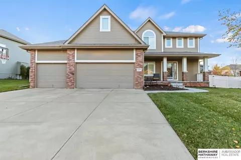12514 S 82 St, Papillion, NE 68046