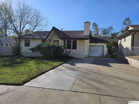 112 Westridge Ave, Bellevue, NE 68005