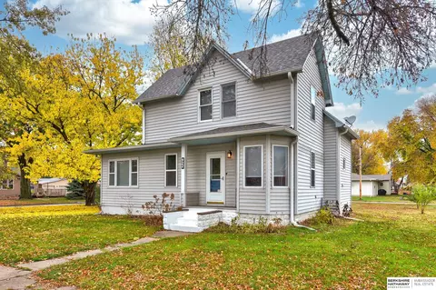 922 K St, Tekamah, NE 68061