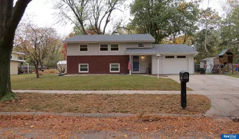 425 N 73rd St, Lincoln, NE 68505
