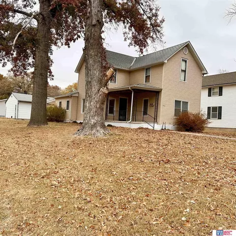916 Lincoln Ave, Hebron, NE 68370