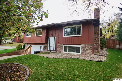 11611 Grand Ave, Omaha, NE 68164